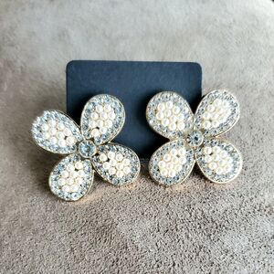 Floral Faux Pearls Stud Earrings